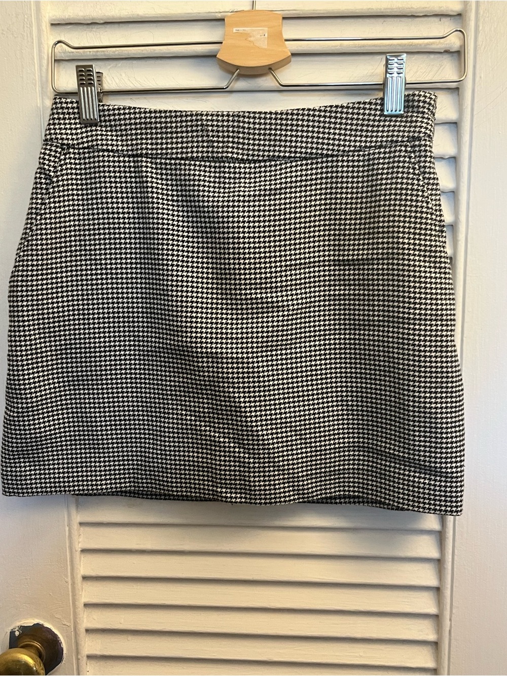 Abercrombie & Fitch Black and White Houndstooth Mini Skirt